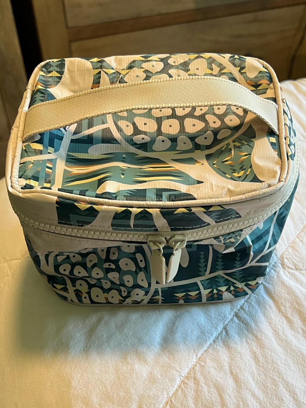 Special edition Aloha + Pendleton makeup case - Picture 2 of 8
